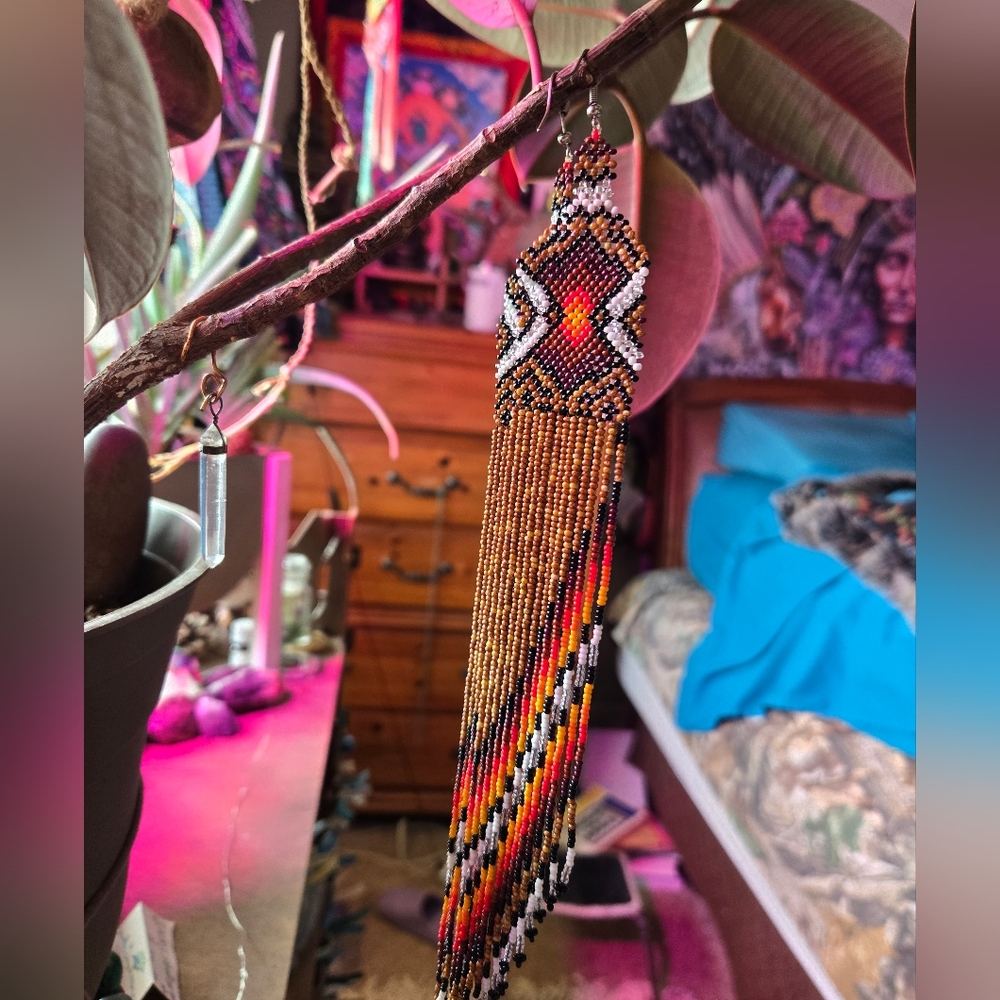 Four Visions Yawanawa Espiritu De Fuego seed beaded earrings - Picture 2 of 11